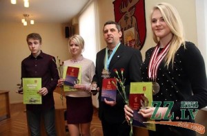 20130319130915-IMG_0556p_sportistu_sveiksana_jelgavas_dome_190313_kupcs_okmane_jakovlevs_mezaraupe